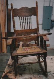 Rocking chair with spline