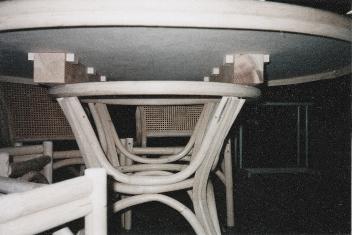 Table Round Supports Underneath